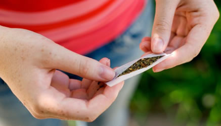 Spaccio tra i banchi di scuola