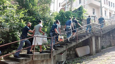 Blitz della Polizia in un appartamenti di via XX Settembre