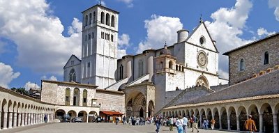 Stop al traffico indisciplinato nel centro storico di Assisi