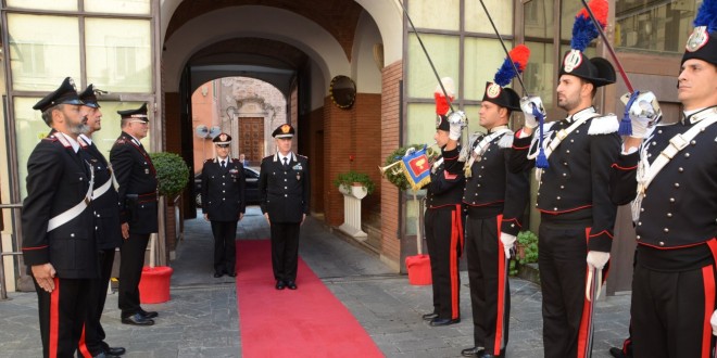 Il generale di corpo d’armata Ciceri in visita al comando regionale dei carabinieri