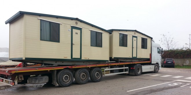 Terremoto, arrivati i primi maxi caravan e le casette mobili donate ai terremotati dai campeggi di Faita Confcommercio