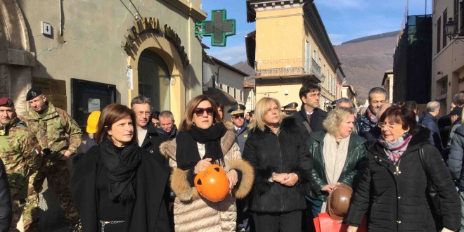 Il Commissario europeo Creţu in visita a Norcia: “Faremo la nostra parte nell’opera di ricostruzione della città e della basilica di San Benedetto”