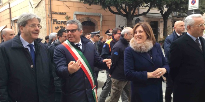 Visita di Gentiloni a Norcia: “Faremo tutto il possibile per ricostruire”