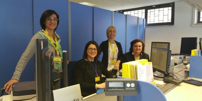 Festa della Donna, l’ufficio postale di via Settevalli a Perugia è completamente in rosa