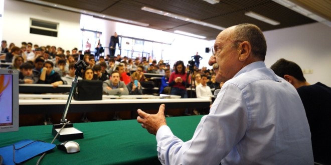 Legalità, gli studenti dell’Itts “Volta” hanno incontrato il magistrato Giuseppe Ayala