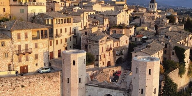 Un Filo per la Vita Onlus illumina Spello e Spoleto