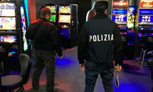 Puglia, le mani dei clan sul giro d’affari del gioco illegale