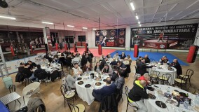 La cena dopo la riunione di Boxe
